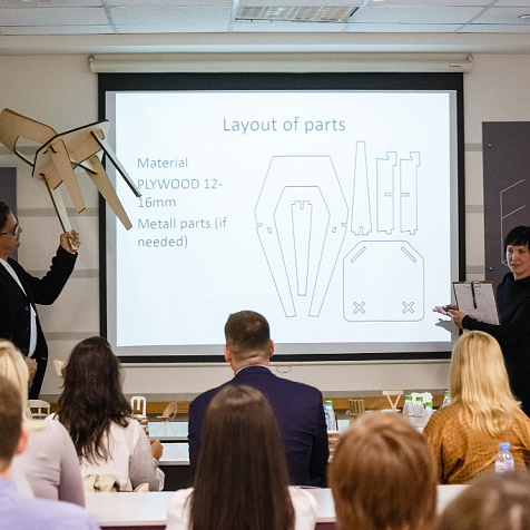 В IDS-Петербург защищается первая группа предметных дизайнеров!