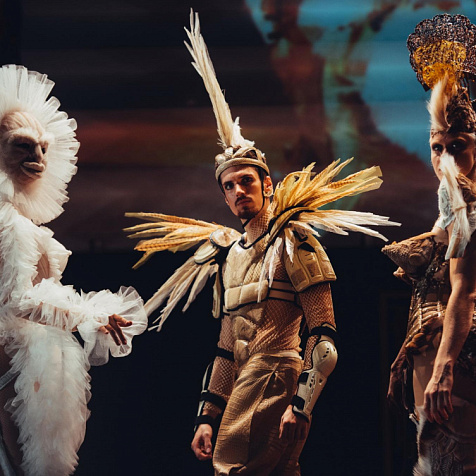 JEAN PAUL GAULTIER FASHION FREAK SHOW