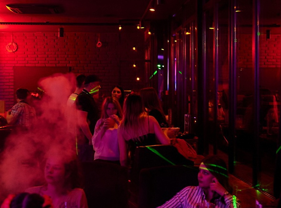 Бездельники (заведение закрыто)