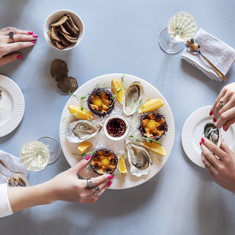 Доступная роскошь: устричные будни в MONS