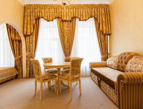 Отель "Версаль"