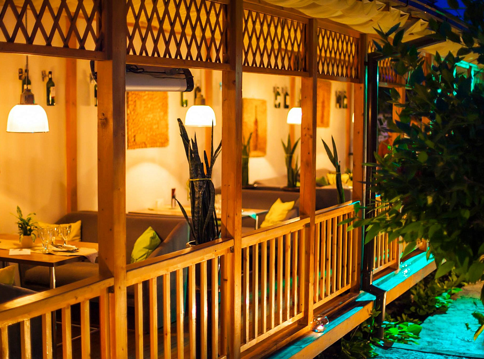 SILK 96 COFFEE & WINE