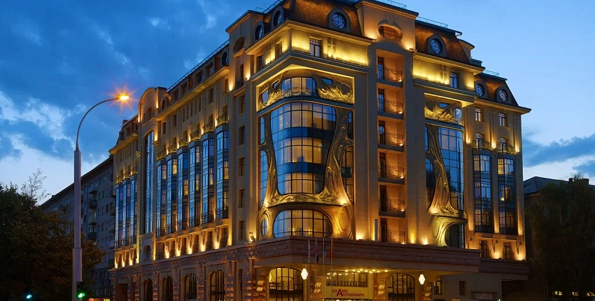 Grand Autograph Hotel Novosibirsk 5* вошел в топ-100 Всероссийского рейтинга отелей для деловых мероприятий